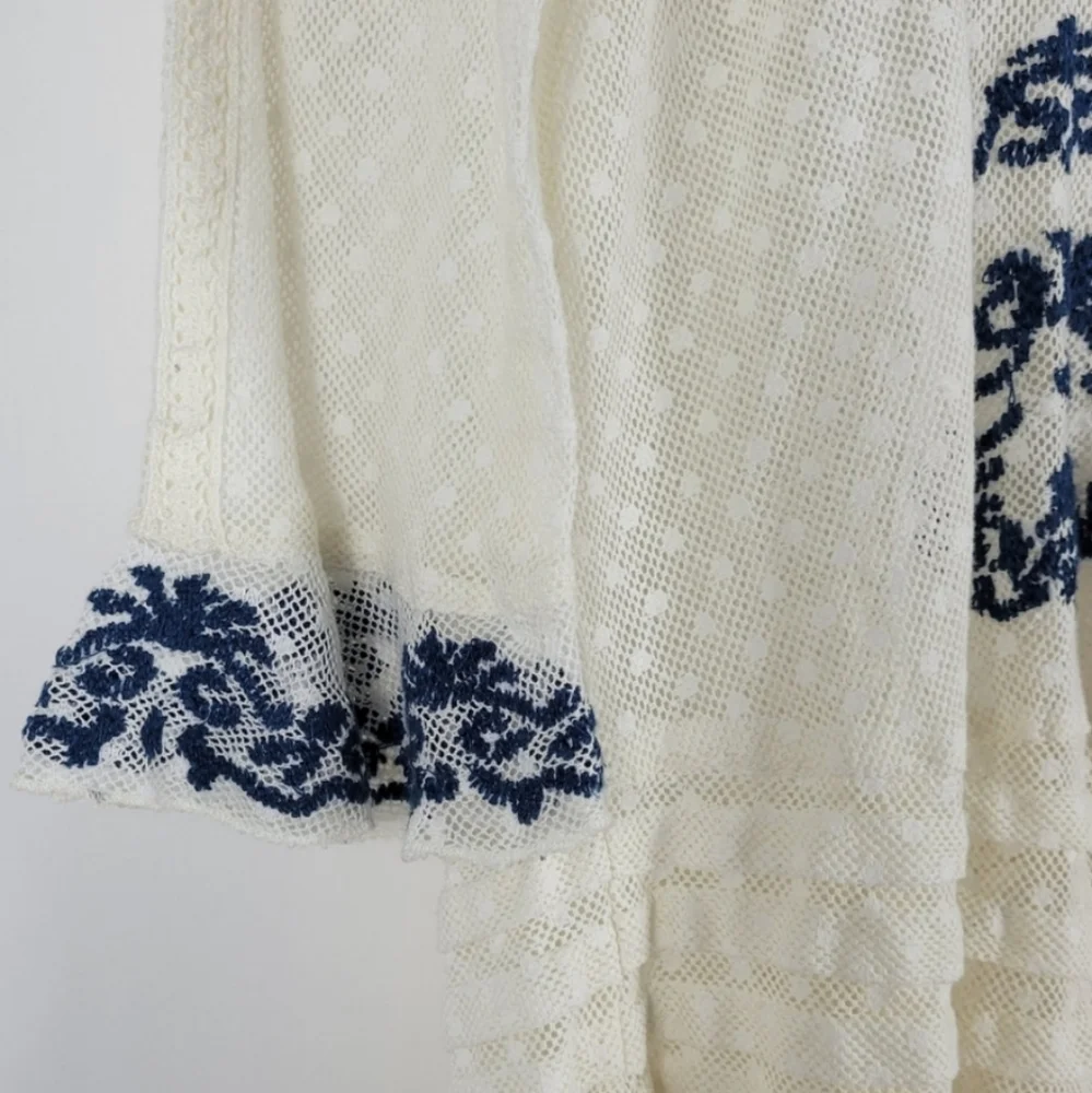 FREE PEOPLE Peplum White Lace Top Blue Embroidery Size Small - Picture 5 of 9